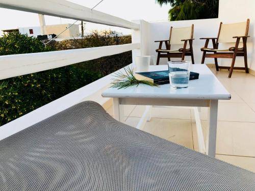 White Myth, Mykonos