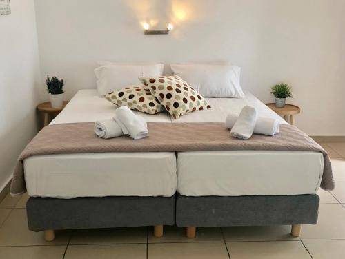 White Myth, Mykonos