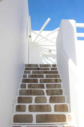 White Myth, Mykonos