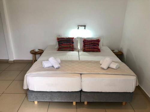 White Myth, Mykonos