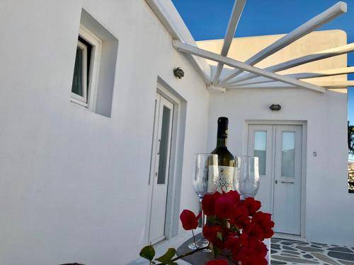 White Myth, Mykonos