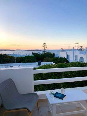 White Myth, Mykonos