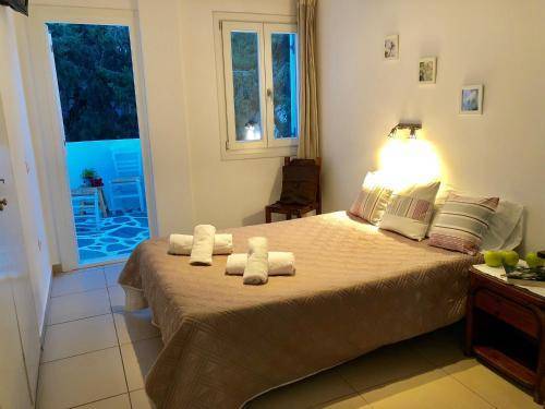 White Myth, Mykonos