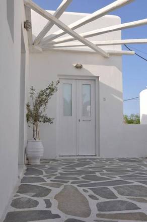 White Myth, Mykonos