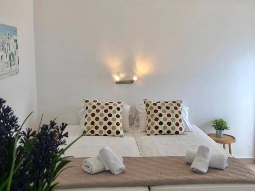 White Myth, Mykonos